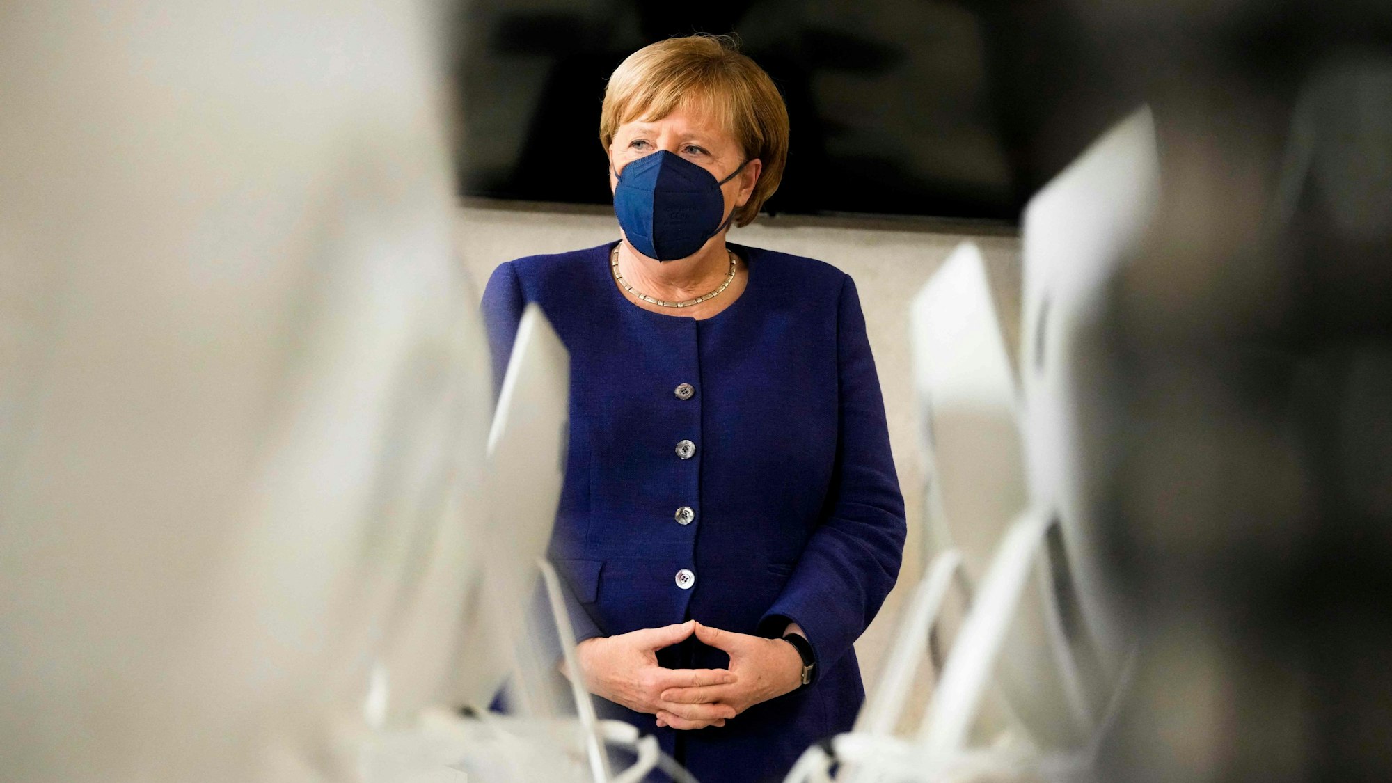 Die geschäftsführende Kanzlerin Angela Merkel (CDU) besucht das TUMO-Bildungszentrum am 22. November in Berlin.