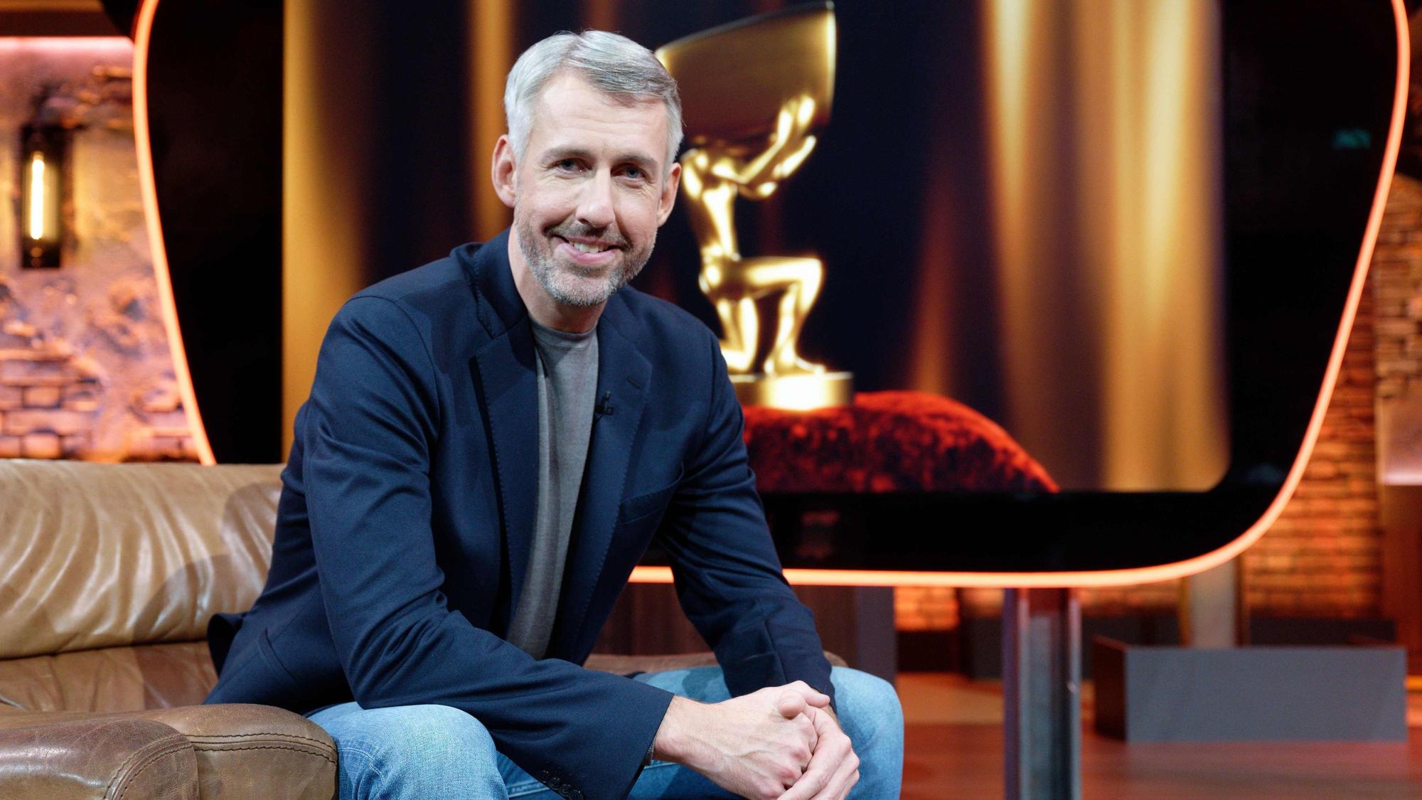 Noch sitzt „TV total“-Moderator Sebastian Pufpaff (hier am 10. November) allein vor der Kamera. Doch das ändert sich bald.