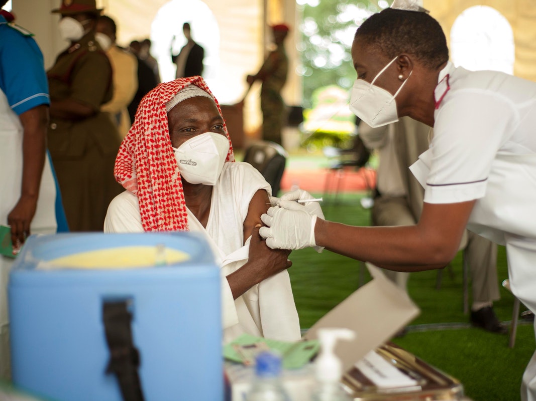 Die Bevölkerung ist in Afrika noch kaum durch Impfungen vor dem Coronavirus geschützt.