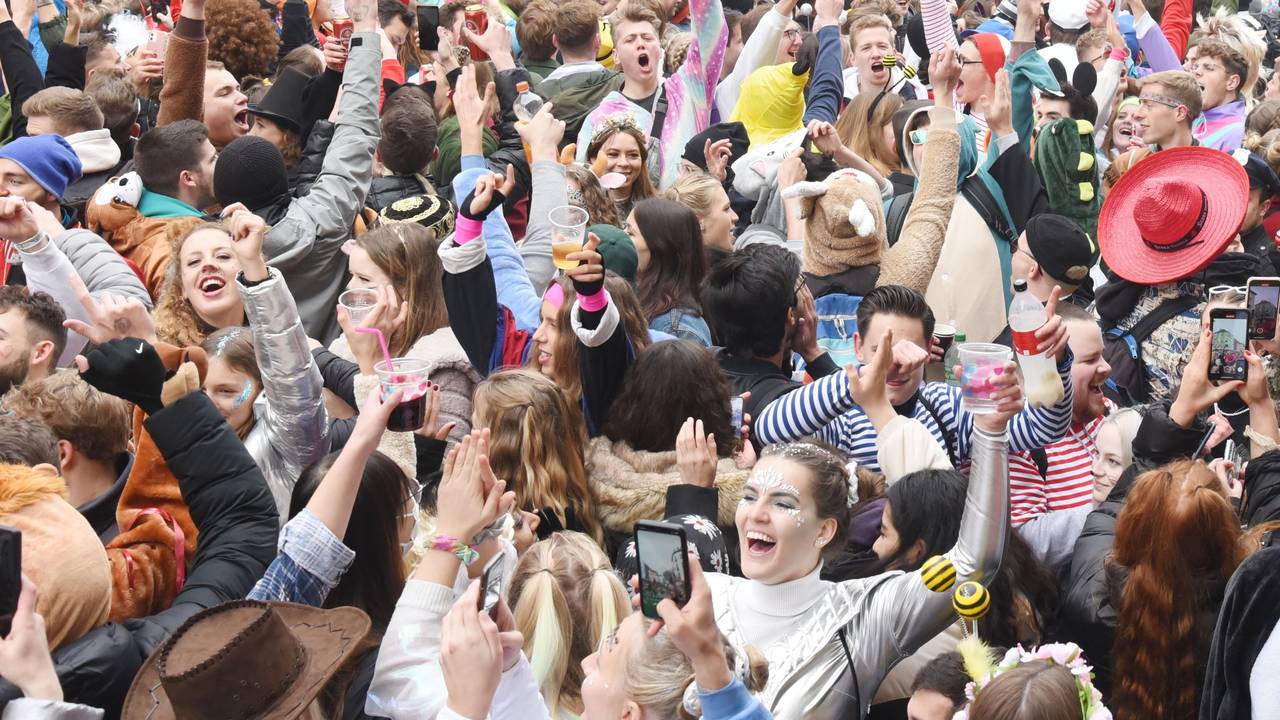 11.11.2021 Köln
Elfter im Elften auf der Zülpicher Straße.