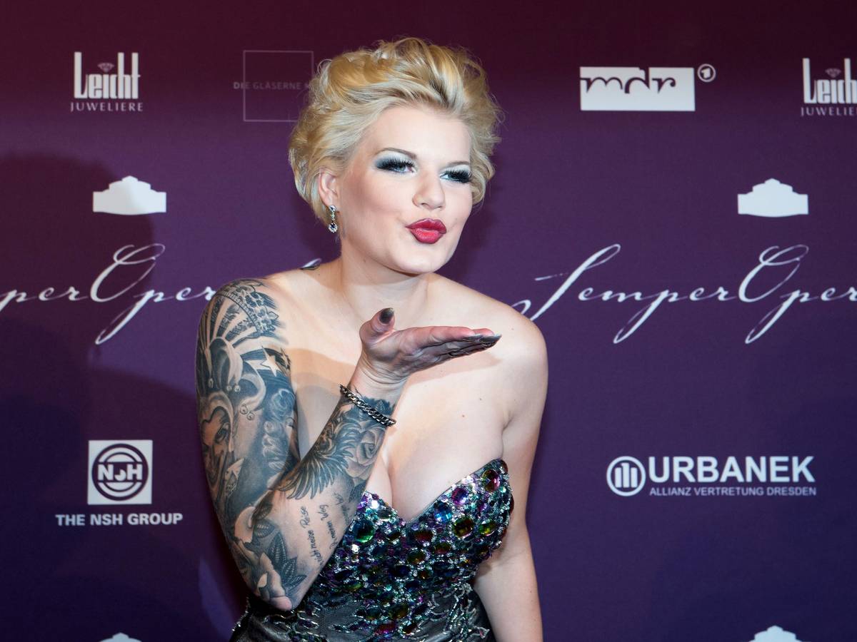 Schlagersängerin Melanie Müller im Januar 2016 auf dem Semperopernball in Dresden