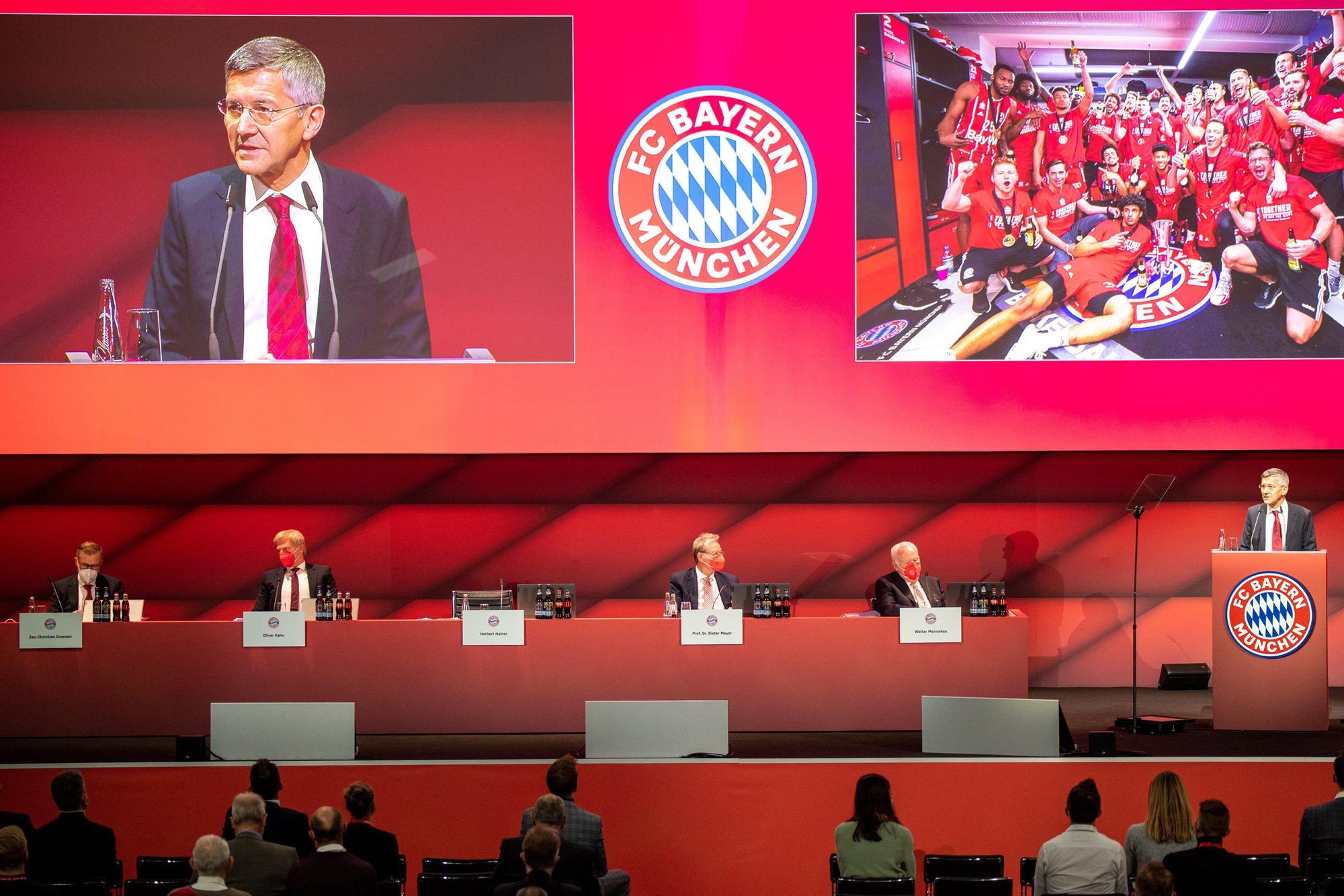 Bayern-Präsident Herbert Hainer bei seiner Rede.