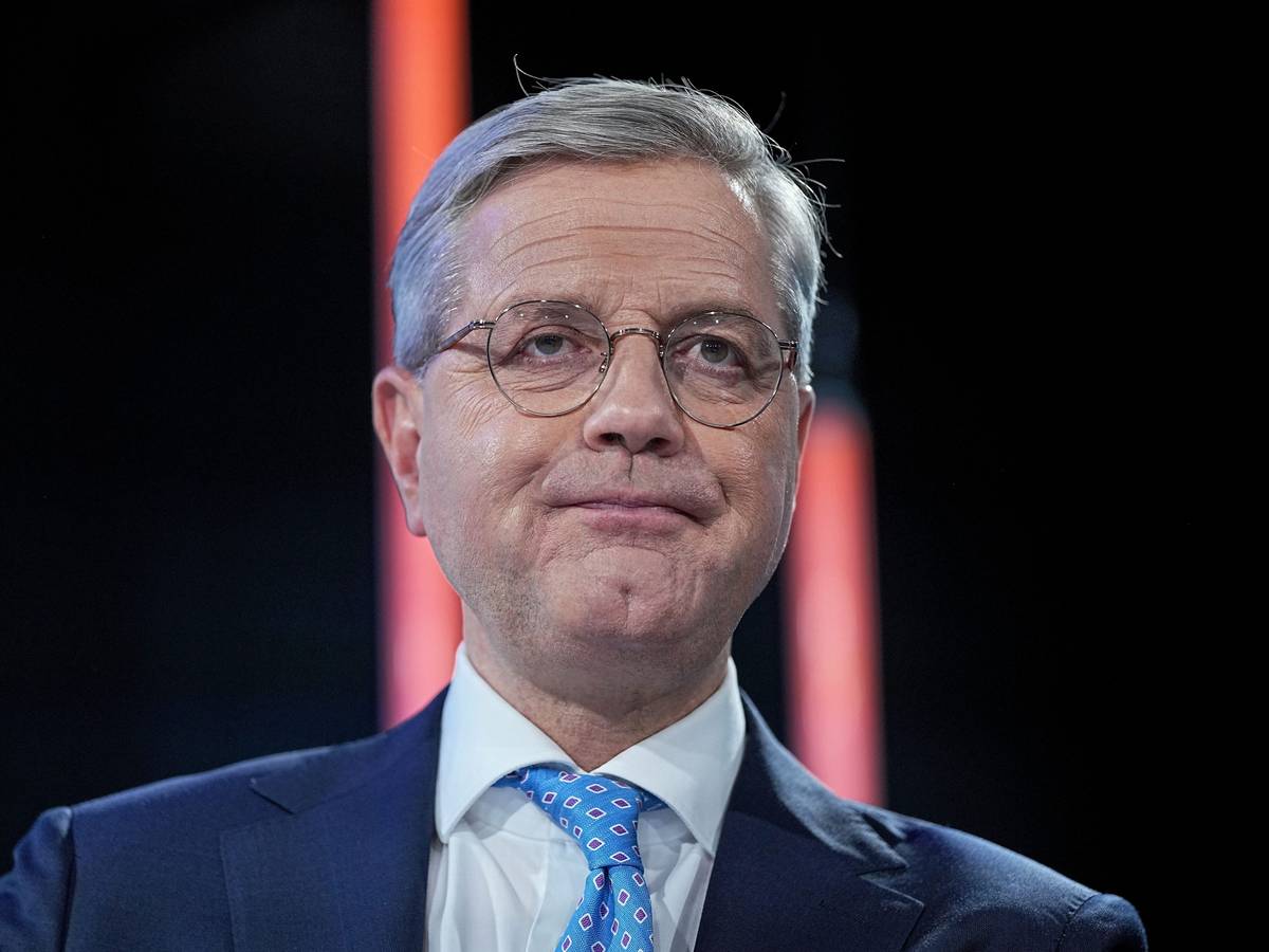 Norbert Röttgen (CDU) räumte „Versäumnisse der Regierung“ und „Entscheidungsdefizite“ ein, kritisierte aber gleichzeitig, dass die Ampel die epidemische Notlage nationaler Tragweite nicht fortführen wolle. Das Foto vom 24. November zeigt ihn im Konrad-Adenauer-Haus in dem „CDU Live“-Format den CDU-Mitgliedern.