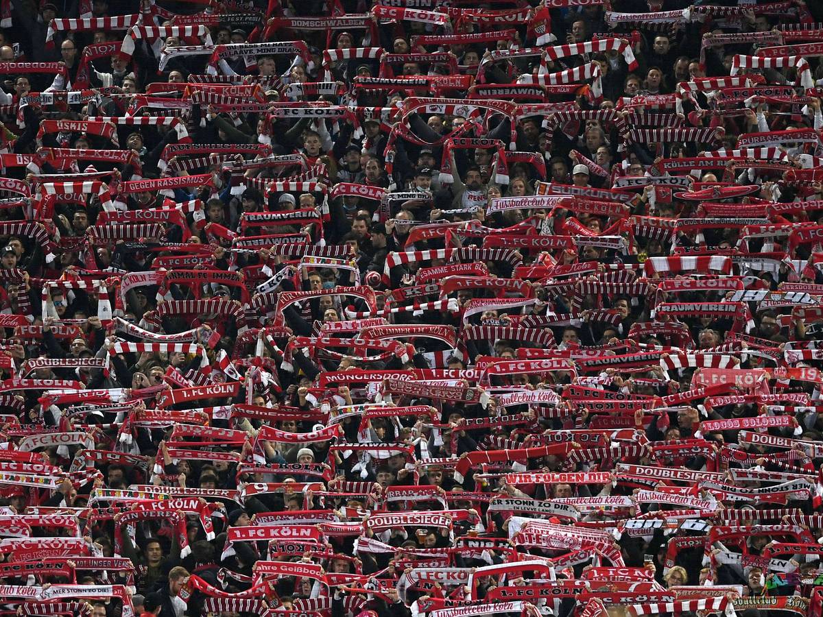 Blick in den Fan-Block des 1. FC Köln
