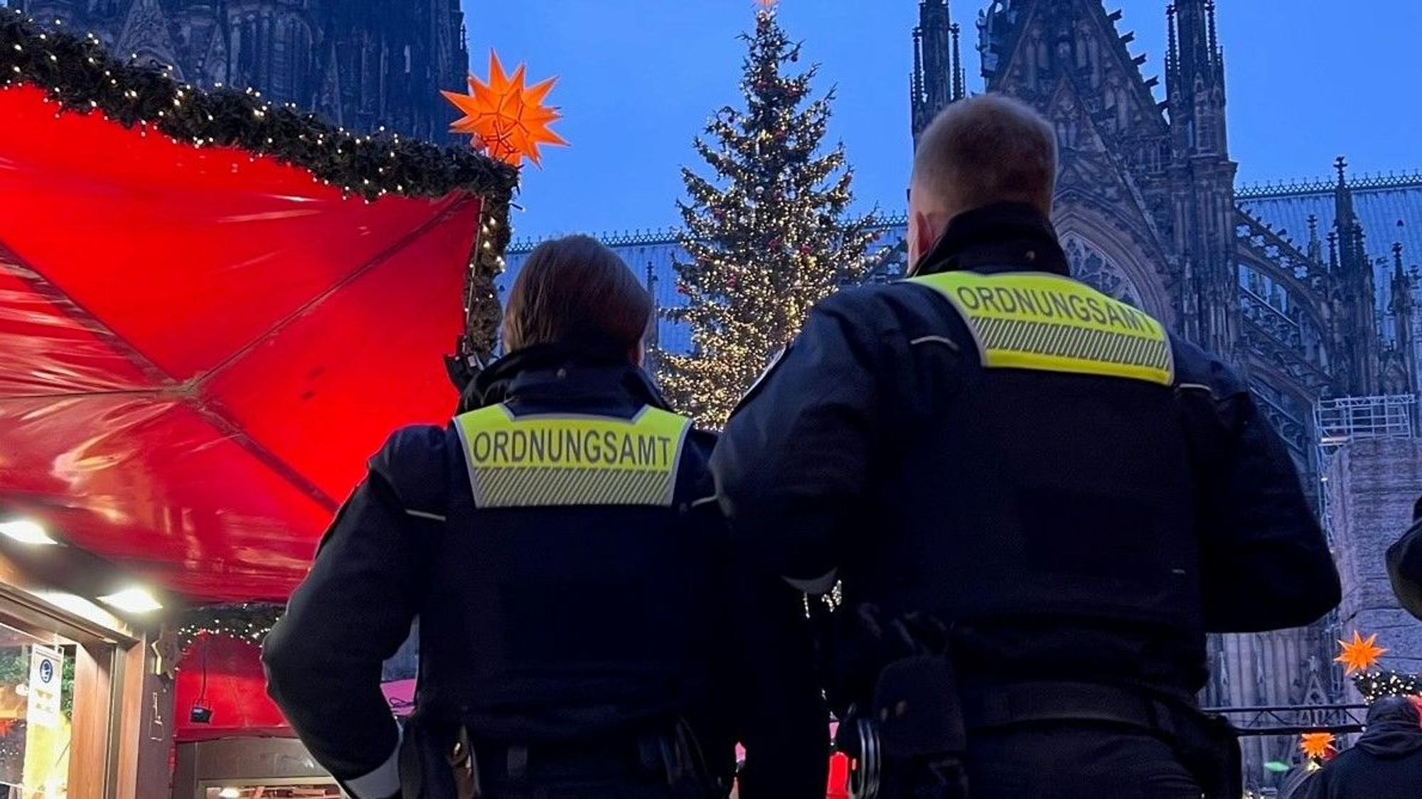 Mitarbeiter Ordnungsamt am 25. November am Dom