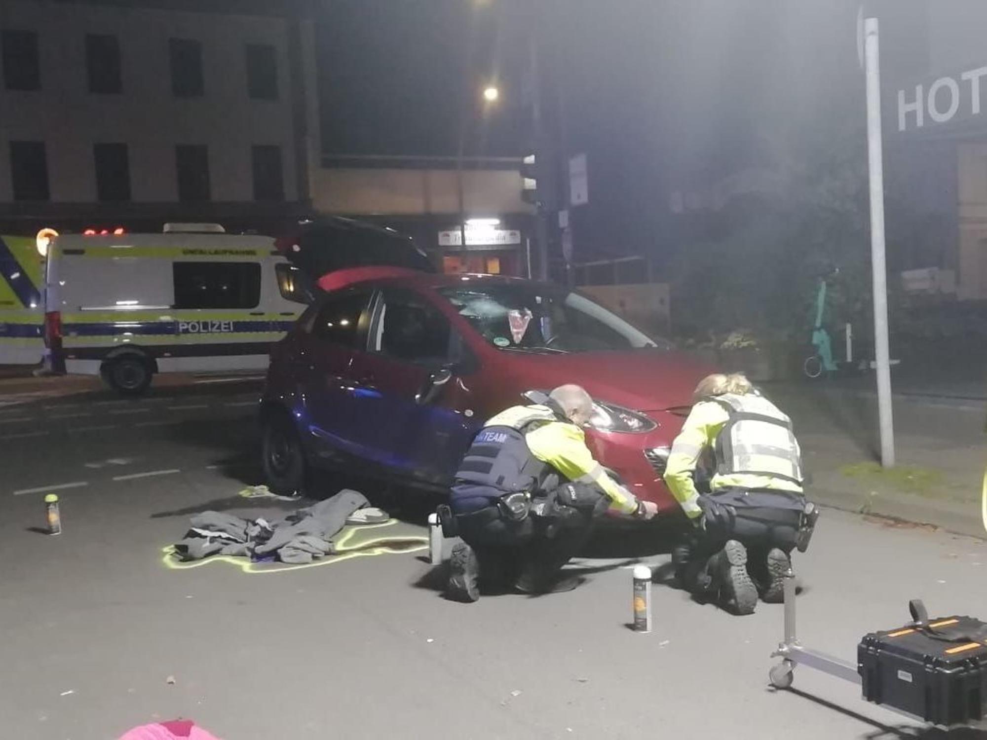 Bei dem Unfall in Köln-Wahnheide ist ein Mensch schwer verletzt worden.