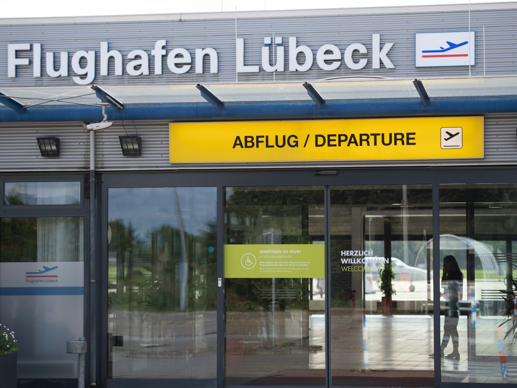 Die Polizei hat eine Impfaktion am Lübecker Flughafen (hier ein Archivfoto von2020) gestoppt.