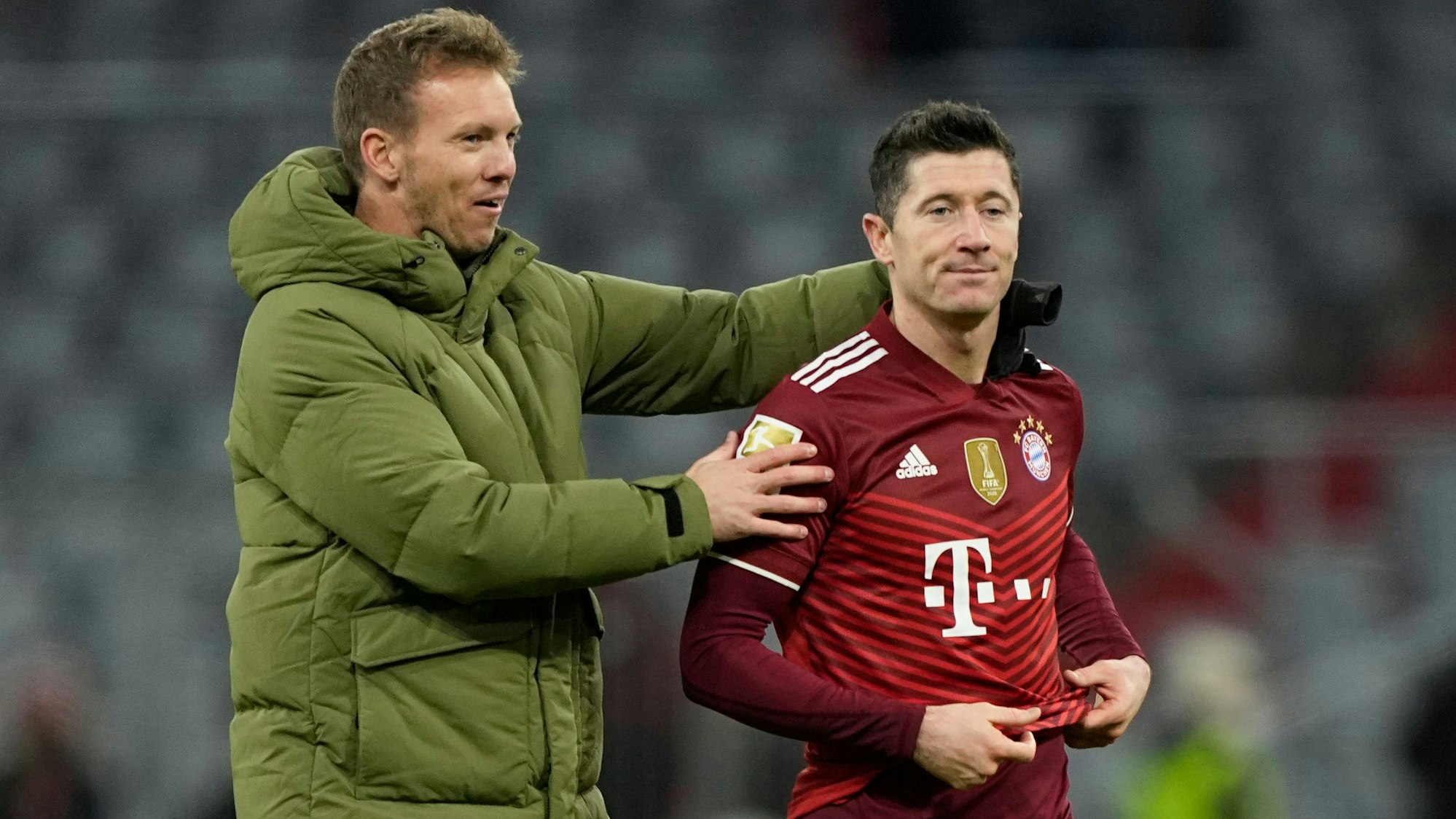 Bayern-Trainer Julian Nagelsmann und Robert Lewandowski.