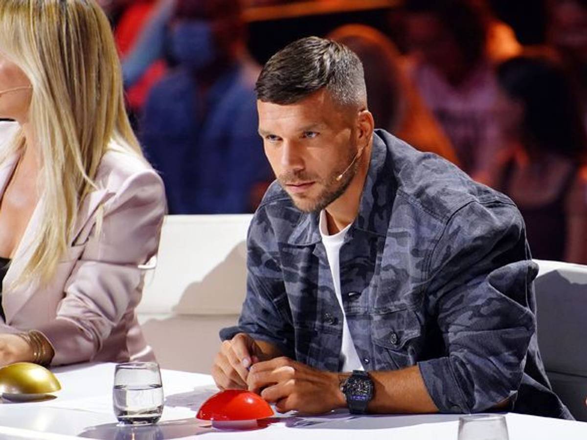 Endlich wieder am Start und am „Supertalent“-Jurypult: Lukas Podolski ist zurück aus der Quarantäne.