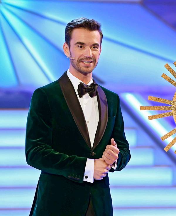 Florian Silbereisen präsentiert die Show „Adventsfest der 100.000 Lichter“.