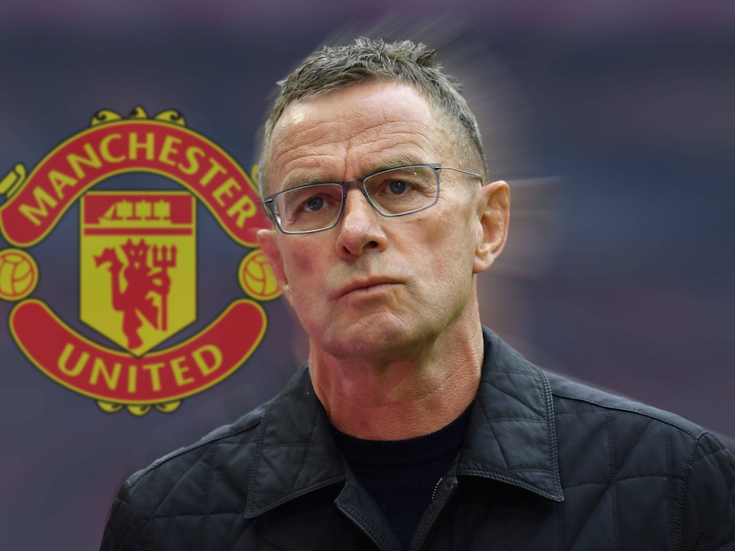 Fotomontage: Ralf Rangnick vor dem Wappen von Manchester United
