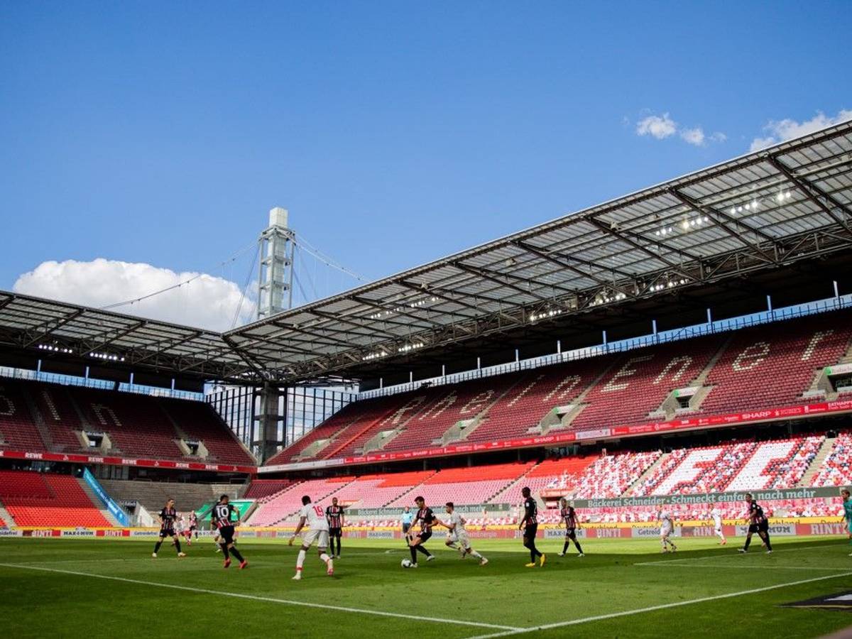 Fußball: Bundesliga, 1. FC Köln - Eintracht Frankfurt, 33. Spieltag im RheinEnergieStadion. Die Partie findet als Geiersterspiel ohne Zuschauer statt.