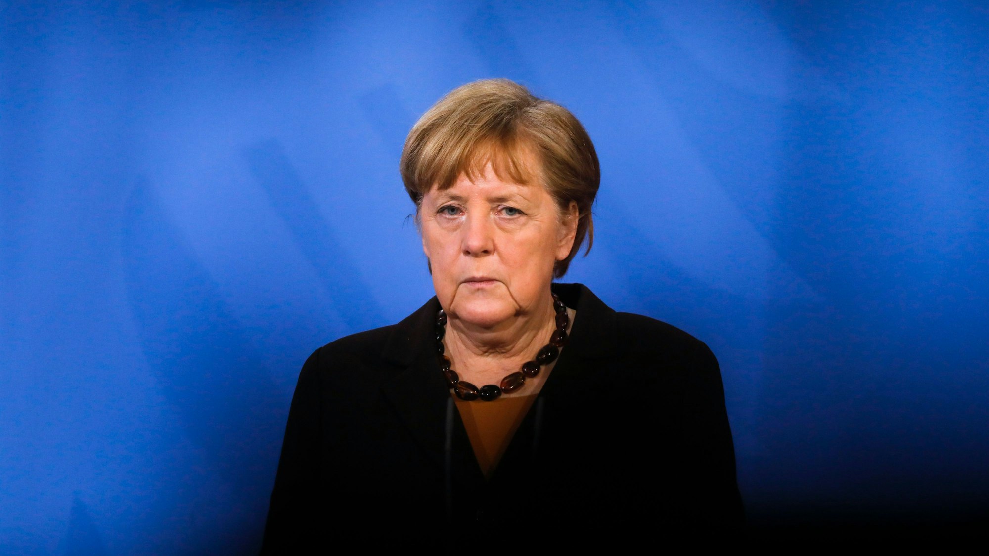 Laut Medienberichten will Kanzlerin Angela Merkel (hier am 30. März im Kanzleramt) schon am Dienstag mit Scholz und den Länderchefs zusammenkommen.