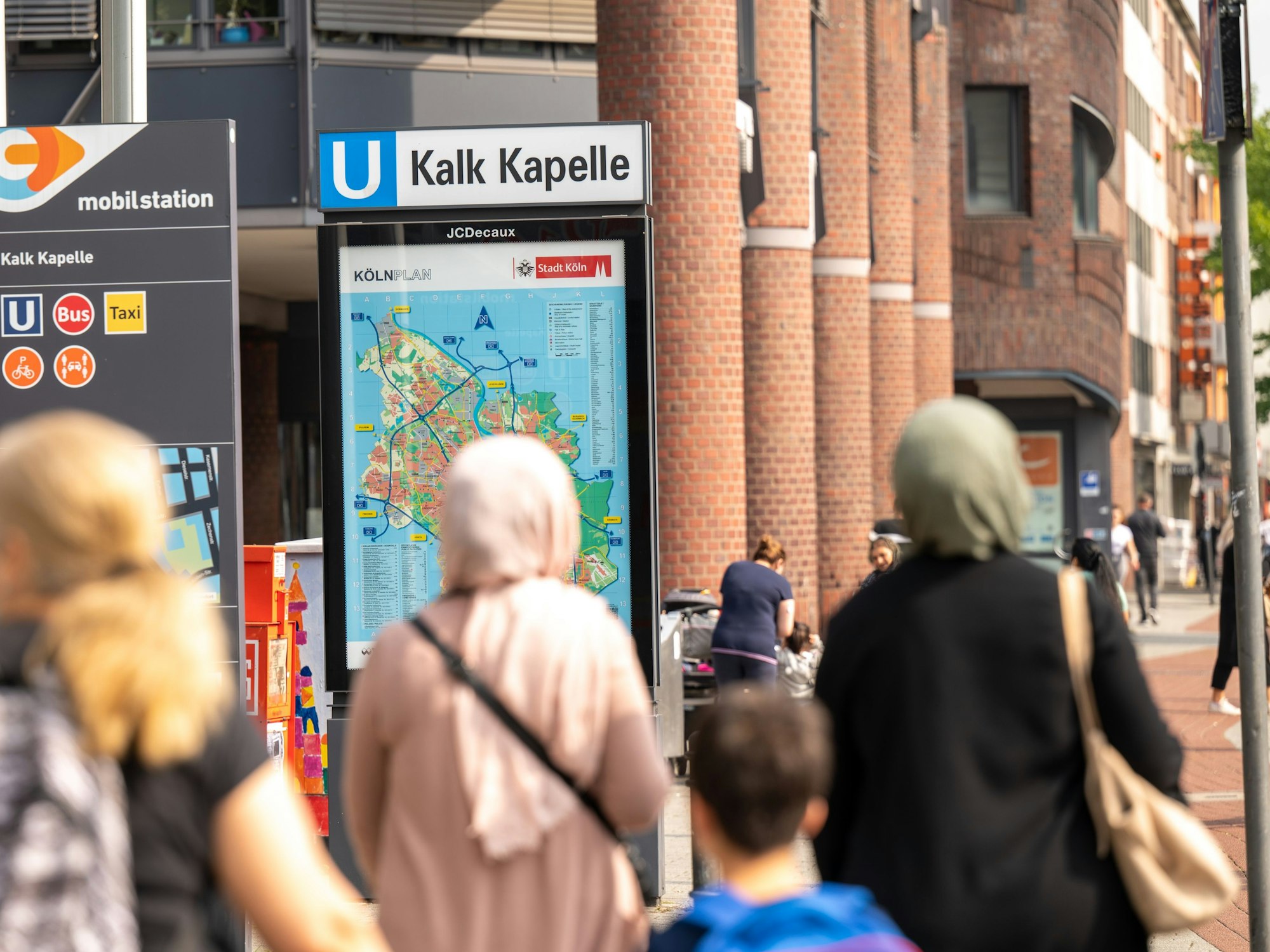 Köln: KVB Haltestelle Kalk Kapelle