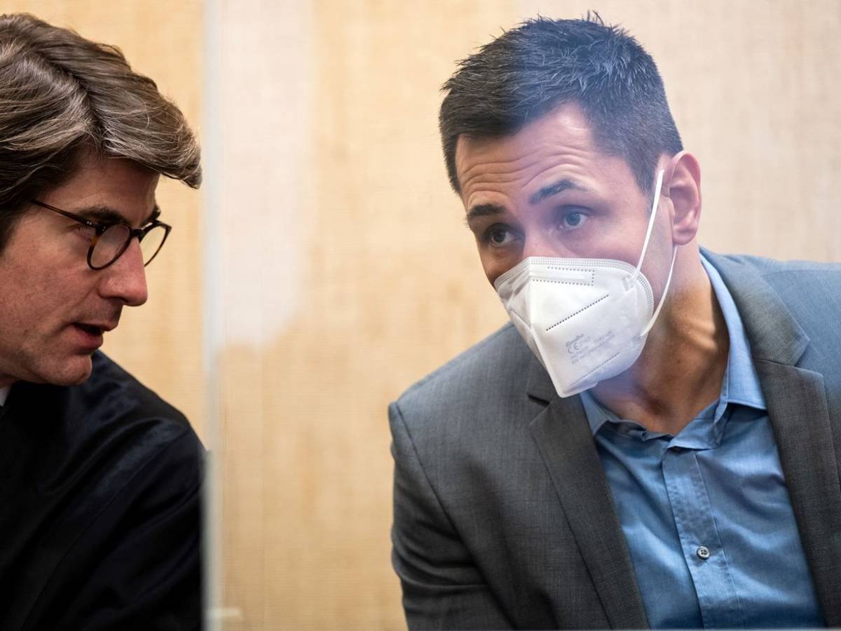 Boxer Felix Sturm sitzt im Kölner Landgericht.