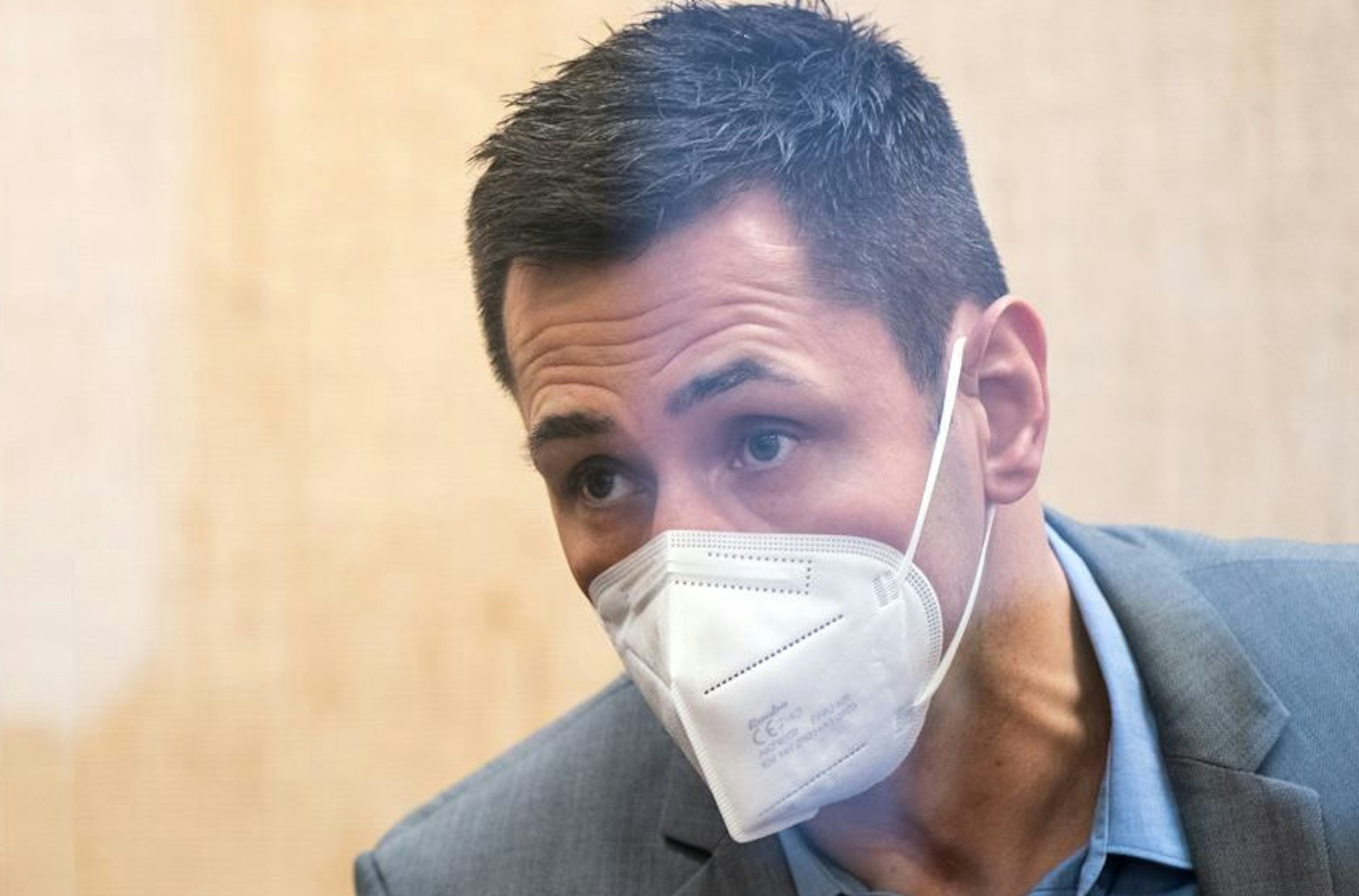 Boxer Felix Sturm sitzt im Kölner Landgericht.