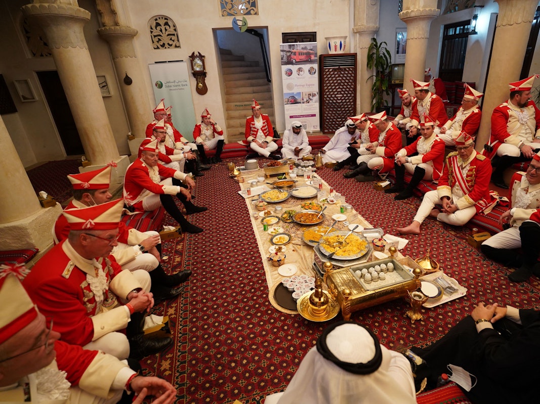 Die Roten Funken bei einem Abendessen in Dubai