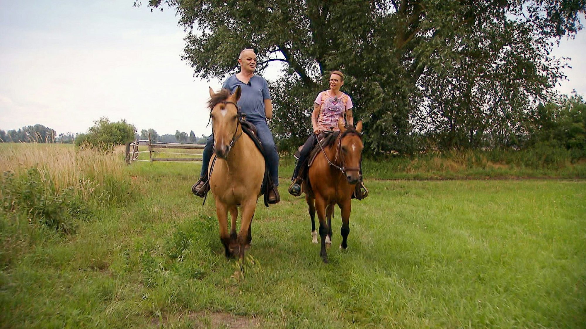 Bauer Olaf hatte schon Pläne für sich und Bettina geschmiedet.