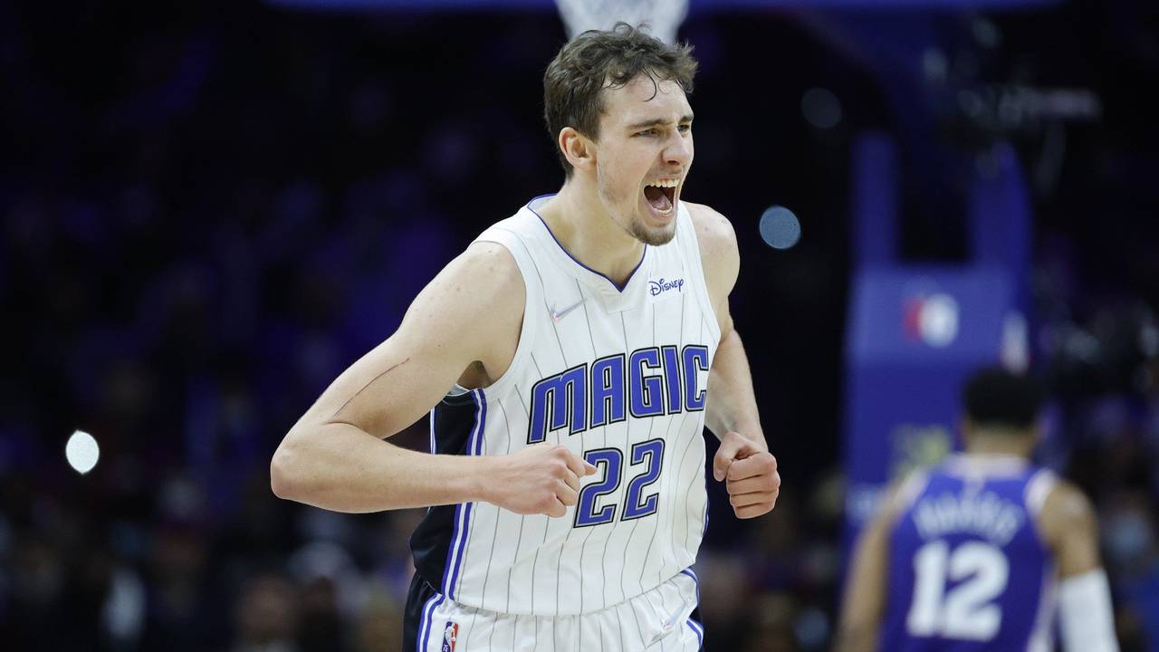 NBA-Talent Franz Wagner jubelt über einen Korb seiner Orlando Magic bei den Philadelphia 76ers.