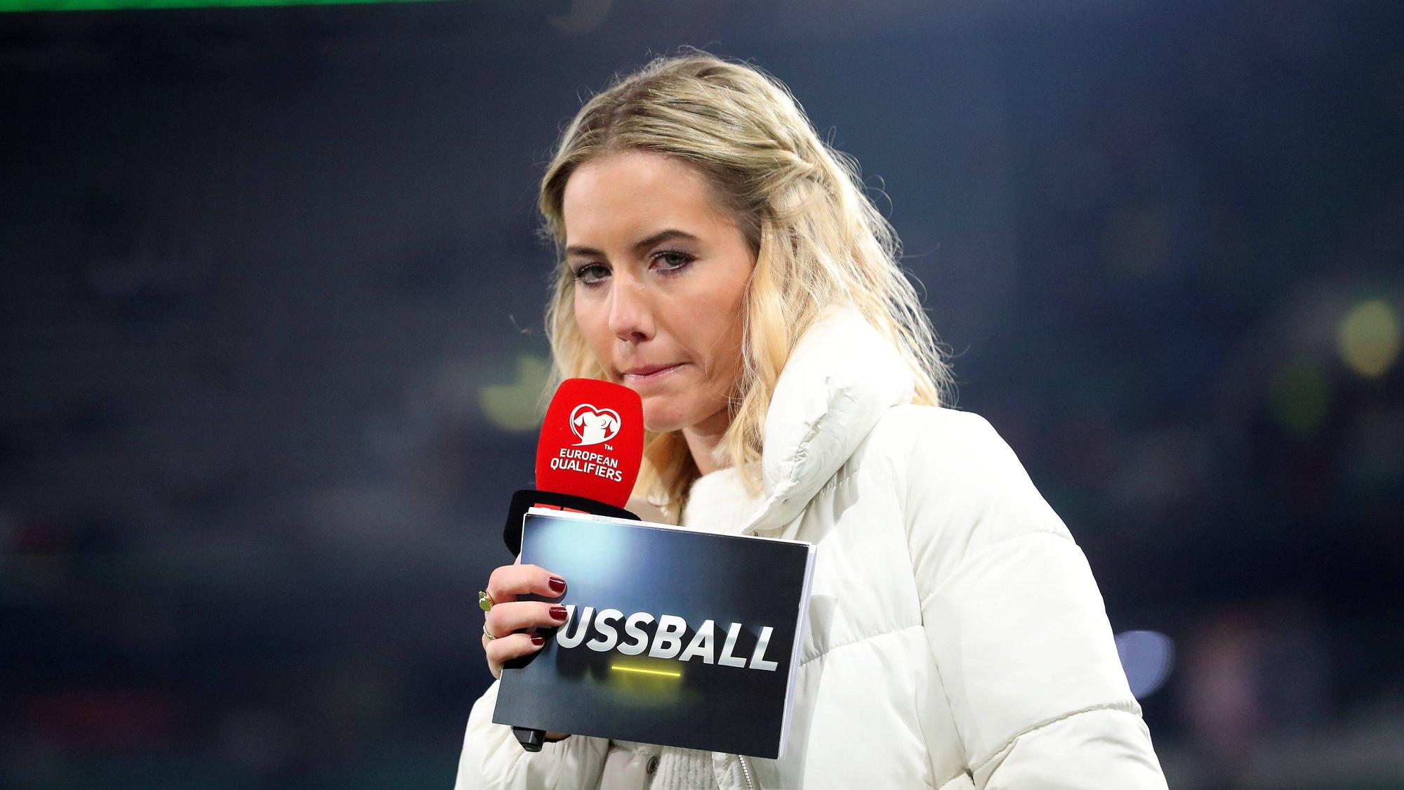 RTL-Moderatorin Laura Papendick im Einsatz in Wolfsburg.