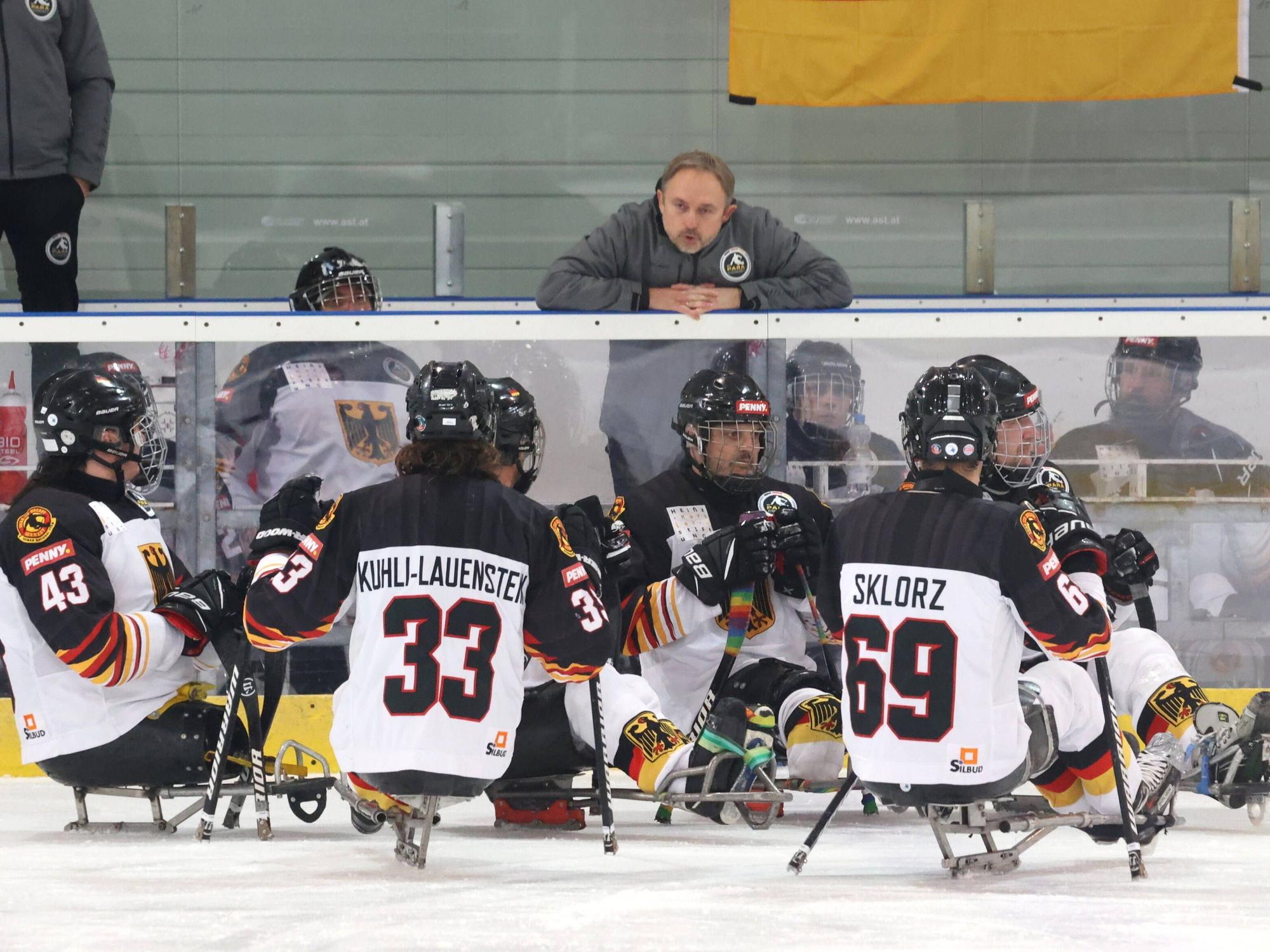Andreas Pokorny betreut die deutsche Sledge-Hockey-Nationalmannschaft.