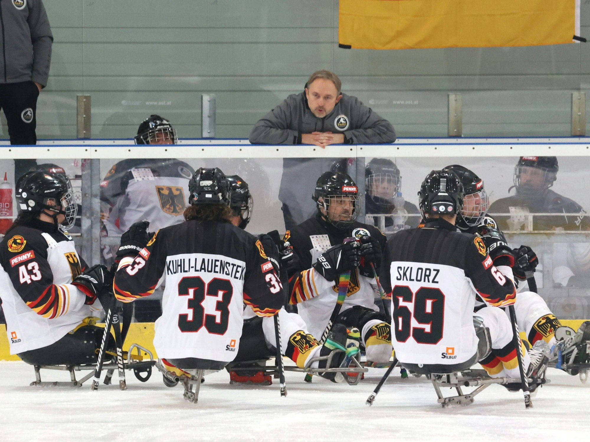 Andreas Pokorny betreut die deutsche Sledge-Hockey-Nationalmannschaft.