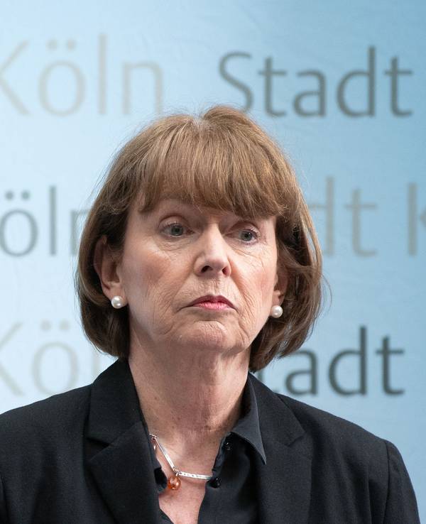 Die Stadt Köln führt eine neue Corona-Regel für Dienstgebäude ein. Ab 1. Dezember 2021 soll hier die 3G-Regel gelten. Unser Foto zeigt Bürgermeisterin Henriette Reker im April 2021.