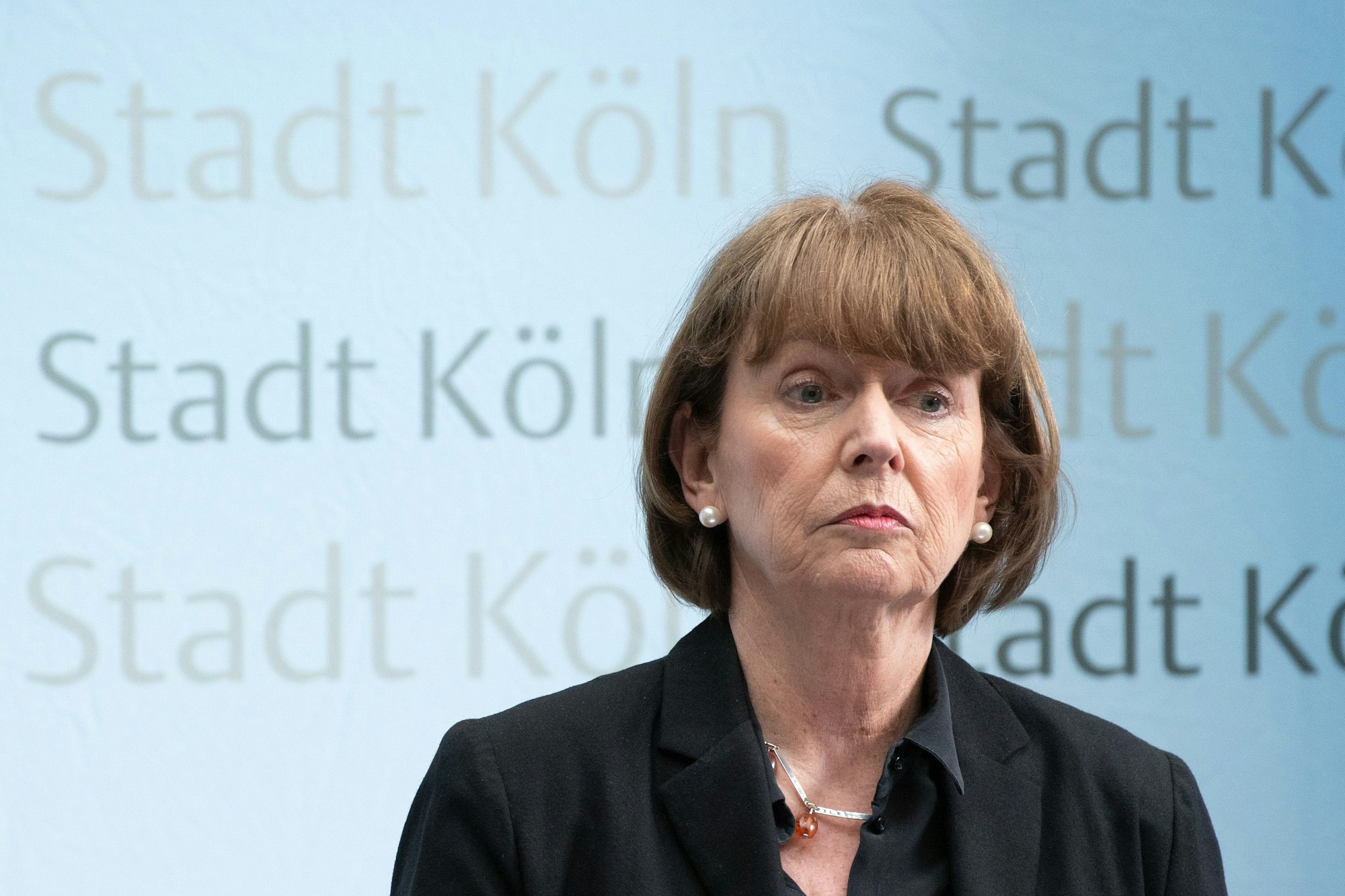 Die Stadt Köln führt eine neue Corona-Regel für Dienstgebäude ein. Ab 1. Dezember 2021 soll hier die 3G-Regel gelten. Unser Foto zeigt Bürgermeisterin Henriette Reker im April 2021.