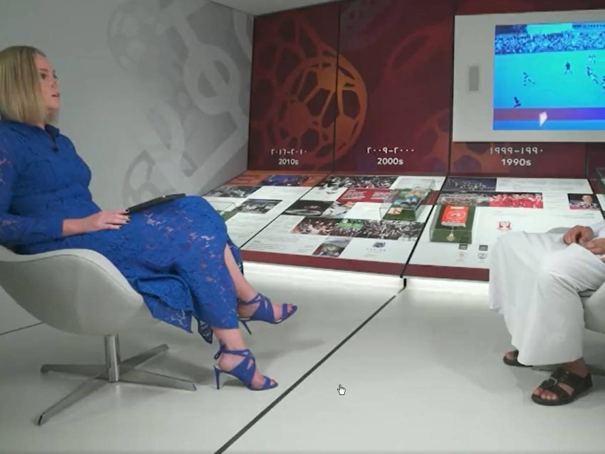Amanda Davies im TV-Interview mit Nasser Al-Khater.