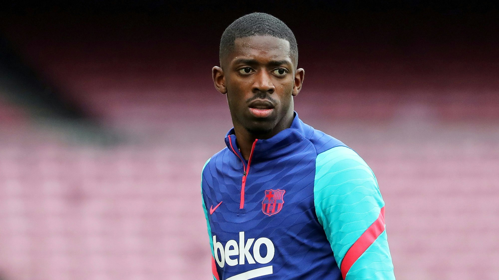Barcelonas Ousmane Dembélé beim Auswärmen vor einem Spiel.