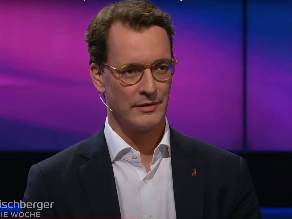 NRW-Ministerpräsident Hendrik Wüst kam bei „maischberger. die woche“ am Mittwoch (1. Dezember) ordentlich ins Schlingern.