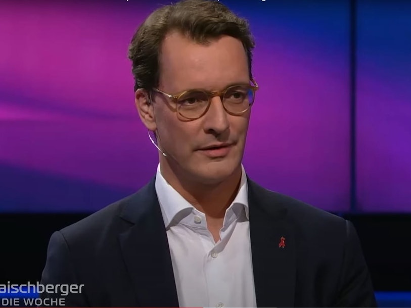 NRW-Ministerpräsident Hendrik Wüst kam bei „maischberger. die woche“ am Mittwoch (1. Dezember) ordentlich ins Schlingern.