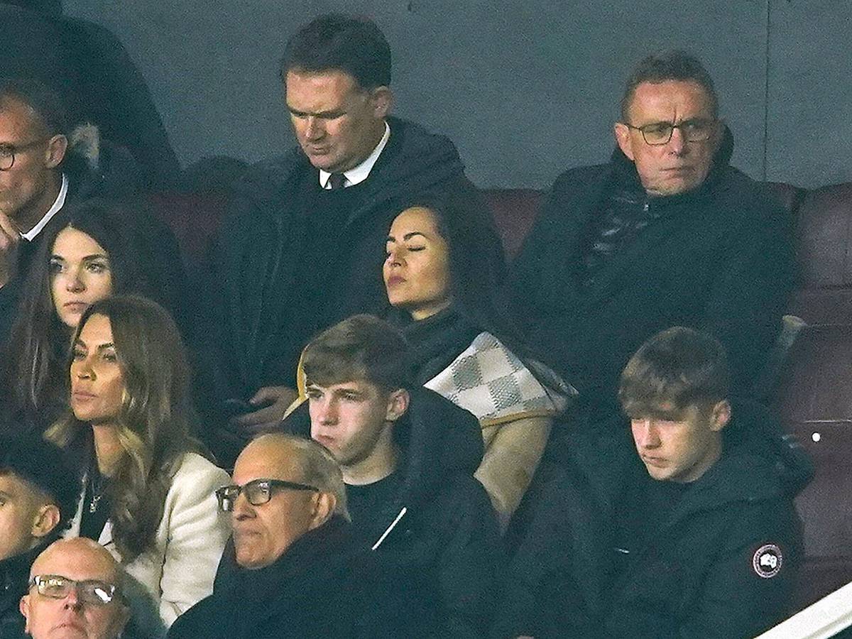 Ralf Rangnick auf der Tribüne von Old Trafford.