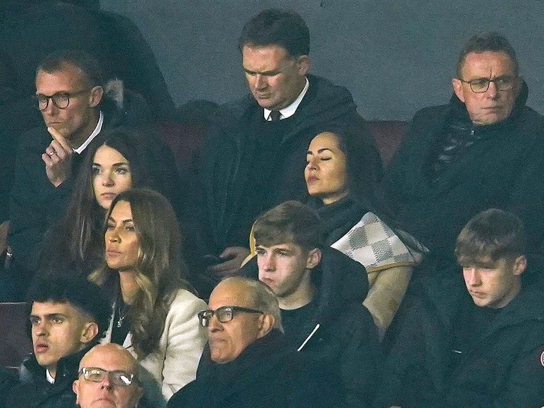 Ralf Rangnick auf der Tribüne von Old Trafford.
