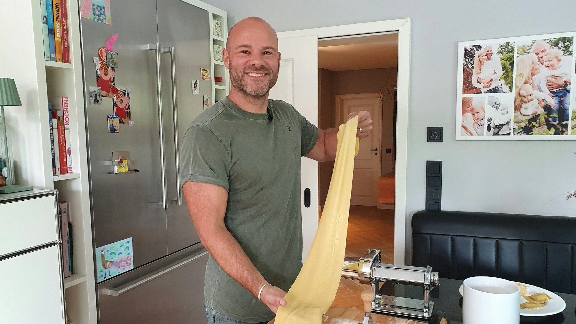 Gastgeber Daniel fiel am Donnerstag (2. Dezember) beim „Perfekten Dinner“ auf Vox vor allem durch eine besondere Deko auf.