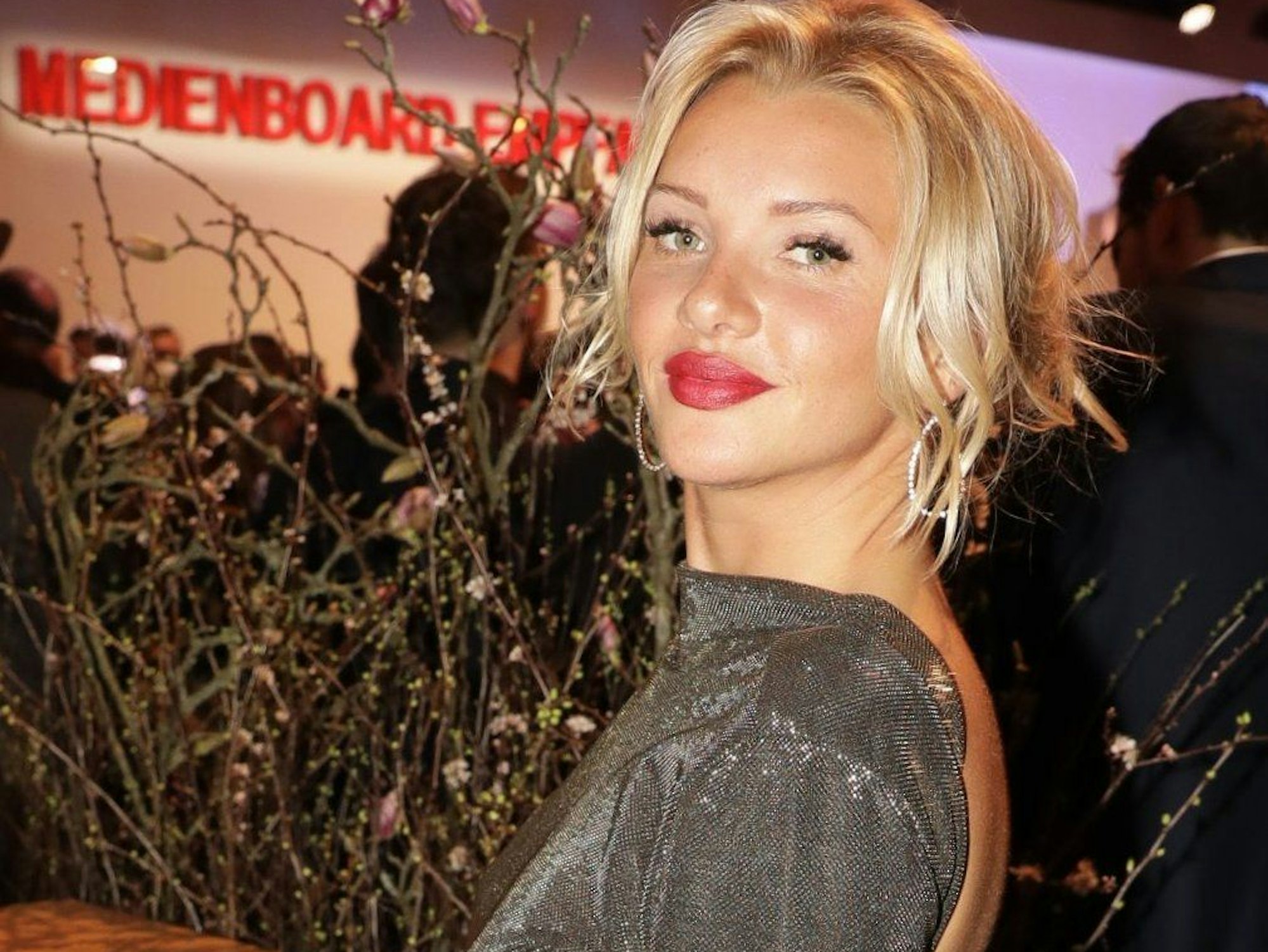 Evelyn Burdecki kommt zur Medienboard-Party.
