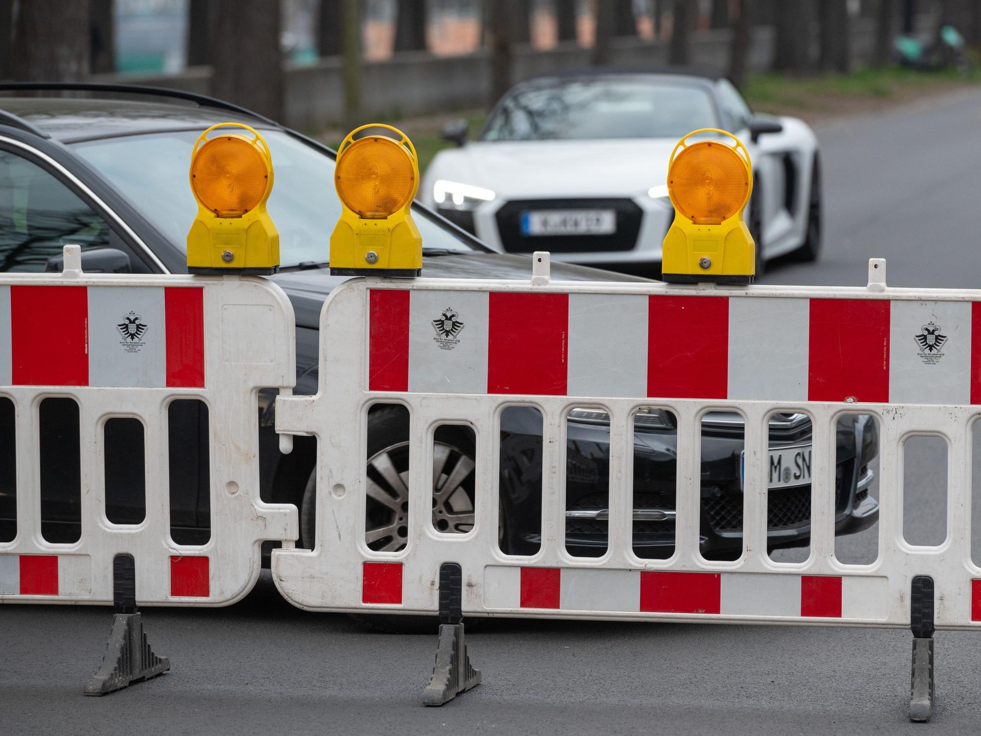 Durchfahrtsverbot an der Alfred-Schütte-Allee