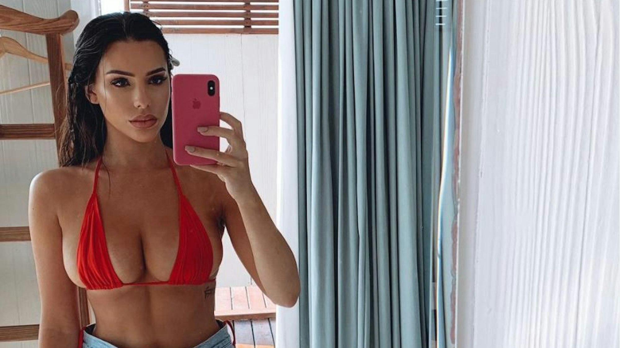Erotikmodell Paige Woolen lacht auf einem Selfie vom 22. Juli 2019 in die Kamera.