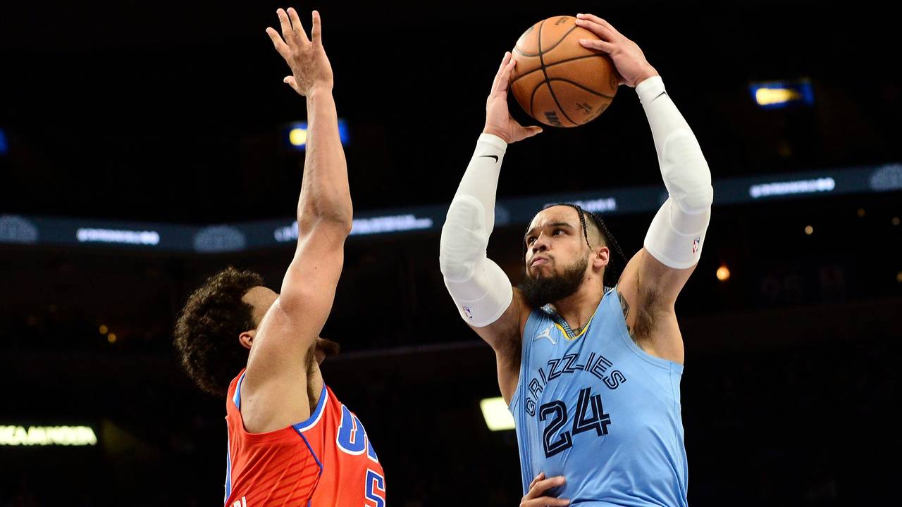 Dillon Brooks im Duell mit Jeremiah Robinson-Earl.