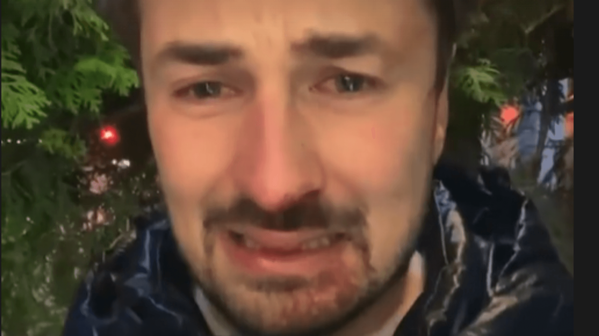Nicolas Puschmann mit blutverschmiertem Gesicht auf einem Foto vom 2. Dezember 2021.