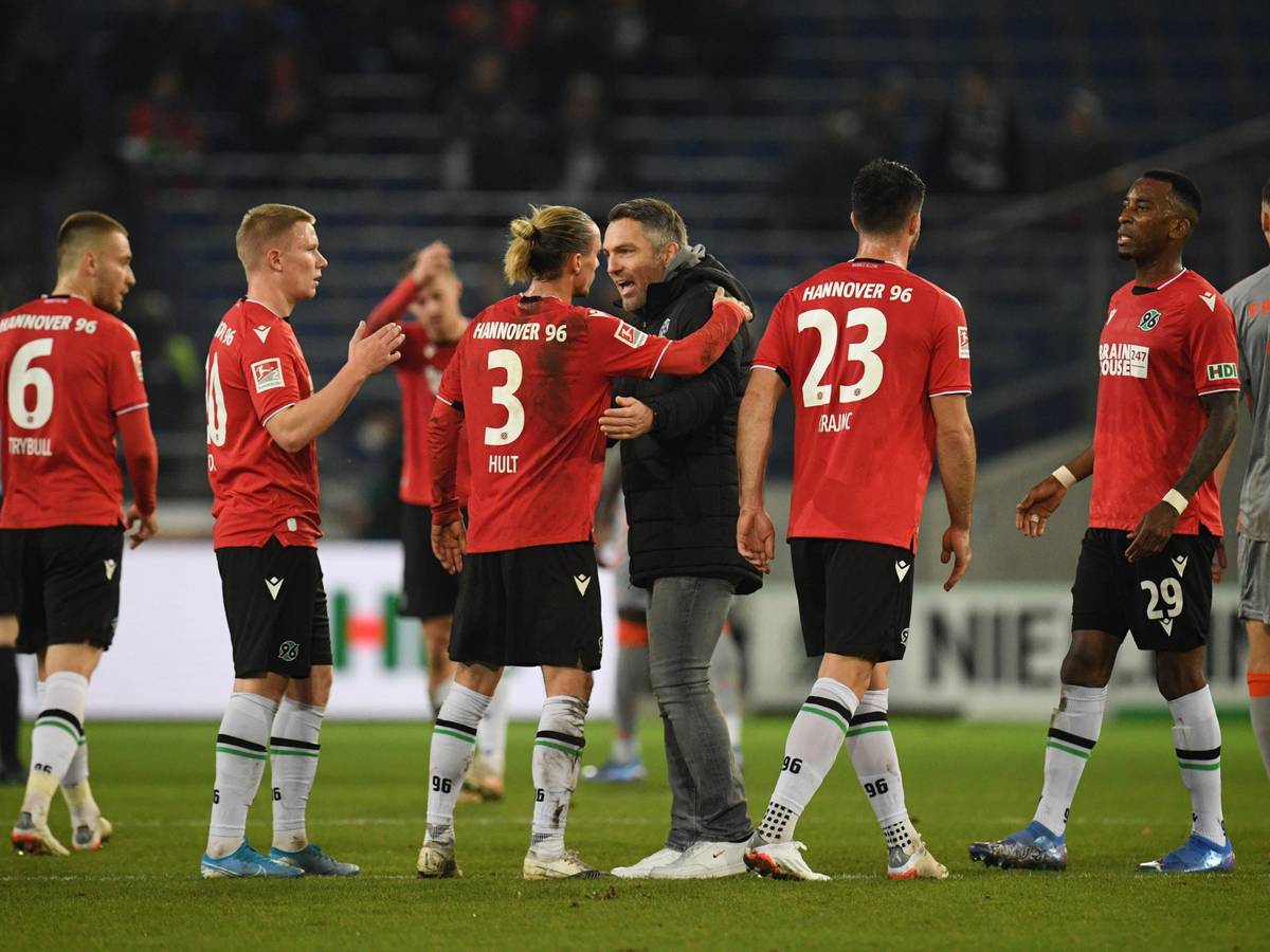 Hannover 96 gegen SC Paderborn 07 in der HDI-Arena.