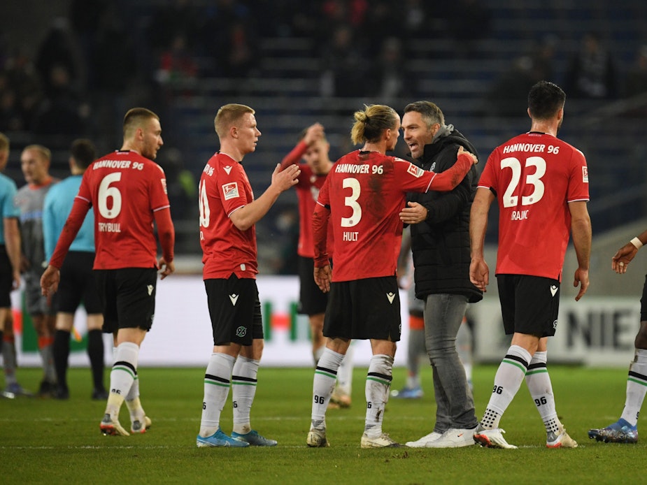 Hannover 96 gegen SC Paderborn 07 in der HDI-Arena.