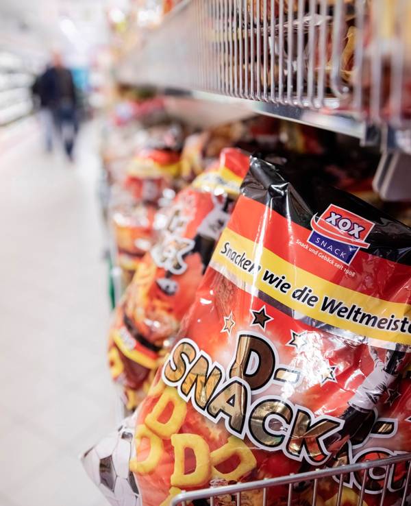 Der Lebensmittelhersteller erdbär GmbH ruft einen beliebten Brezel-Snack zurück. In der Verpackung könnten sich Draht-Stücke befinden.