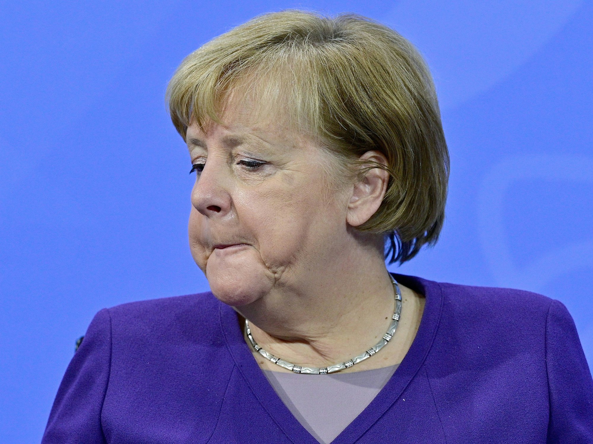 Angela Merkel (hier am 2. Dezember) hat sich in einem letzten Podcast an die Bürger gewandt.