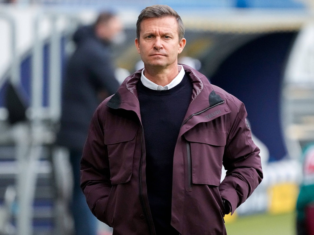 RB-Leipzig Cheftrainer Jesse Marsch bei der 0:2-Niederalge in Sinsheim gegen die TSG Hoffenheim am 20. November 2021 – der Start einer neuerlichen Negativserie.