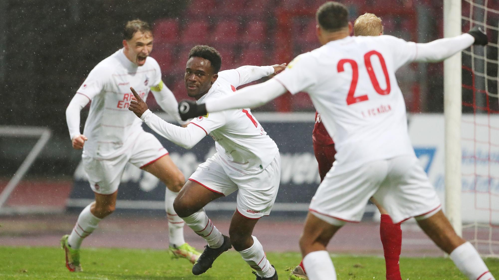 Jubel nach dem Tor zum 1:1-Ausgleich durch Noel Futkeu.