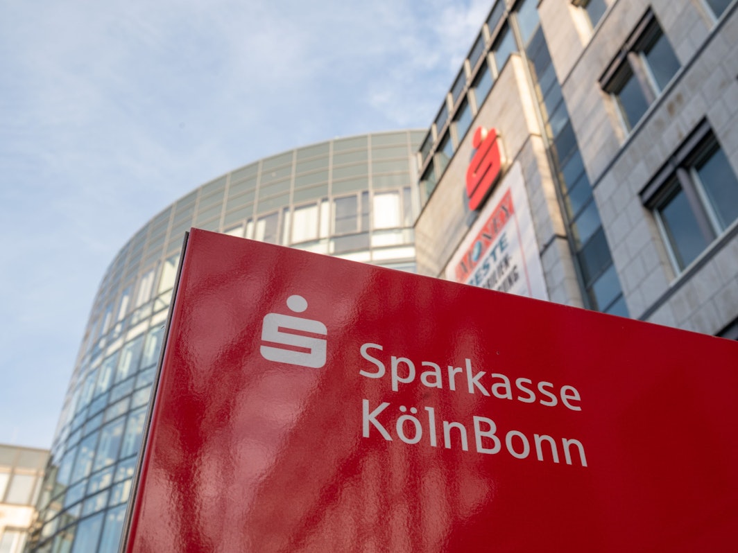 Köln: Sparkasse Köln-Bonn am Rudolfplatz.