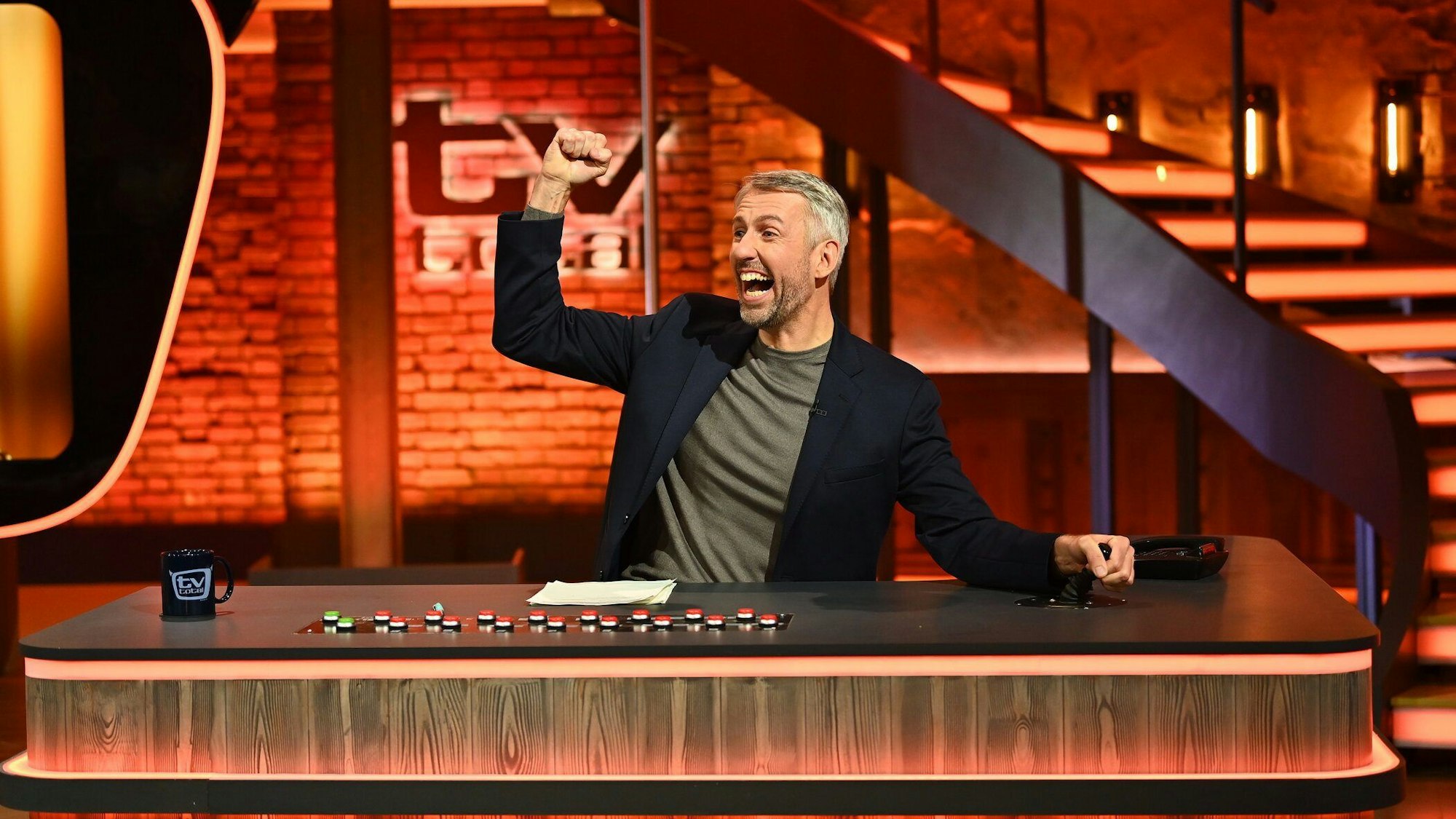 TV-Moderator Sebastian Pufpaff in der Kulisse von „TV total“.