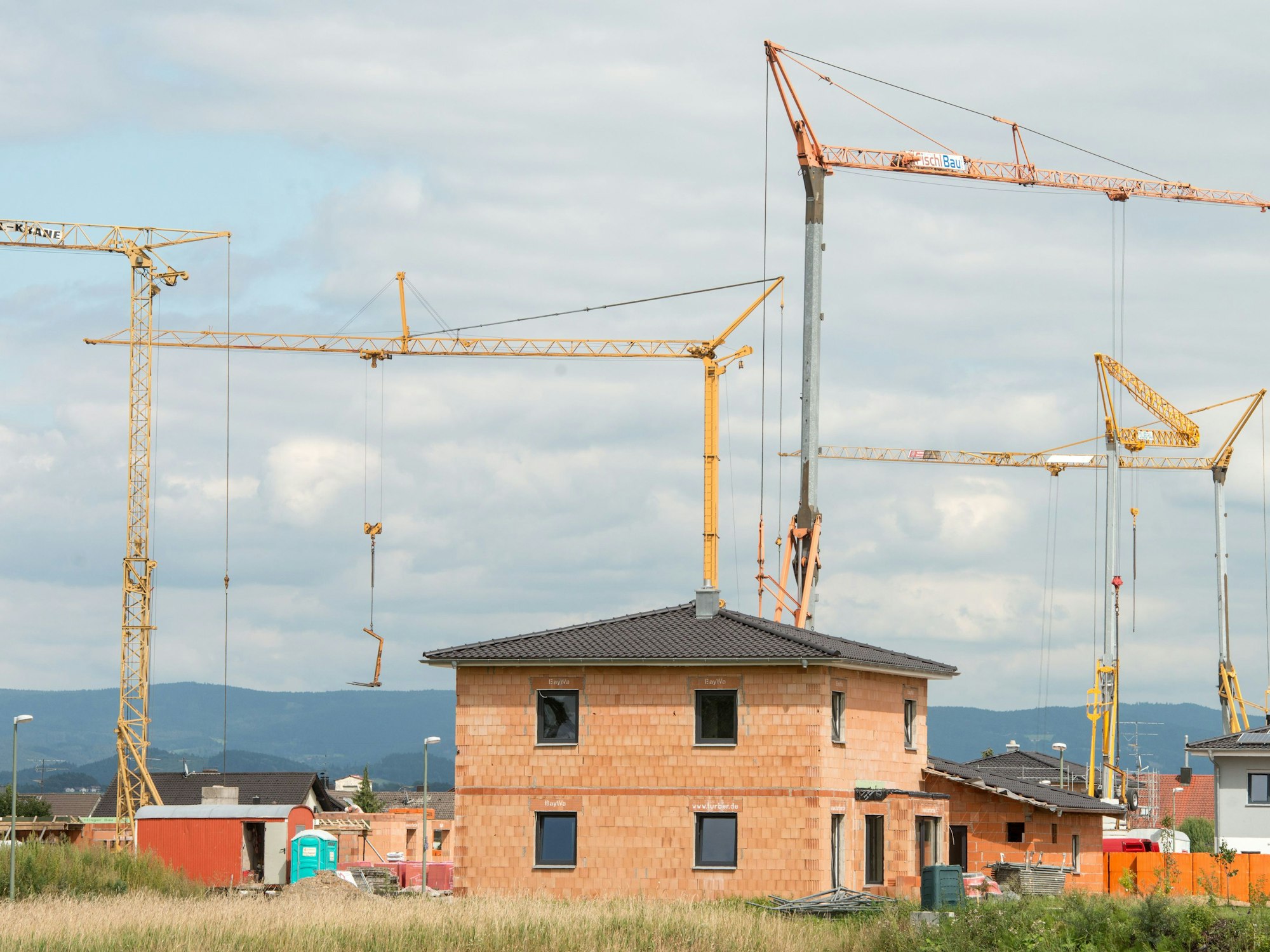Bei einem Hausbau kommt es auch auf den Boden an. Ein Bodengutachten gibt Auskunft über dessen Beschaffenheit.
