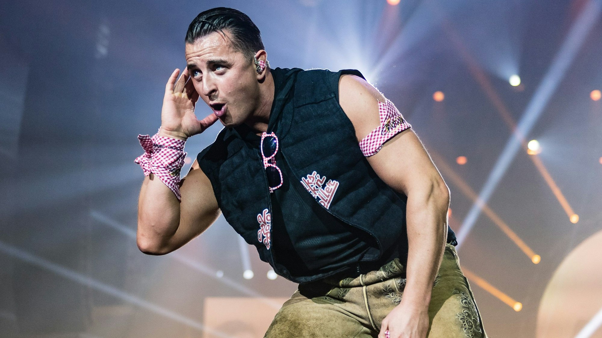 Dem Musiker Andreas Gabalier ist bei der ZDF-Spendengala ein Fauxpas passiert. Unser Foto zeigt den Schlagersänger 2018 in München.